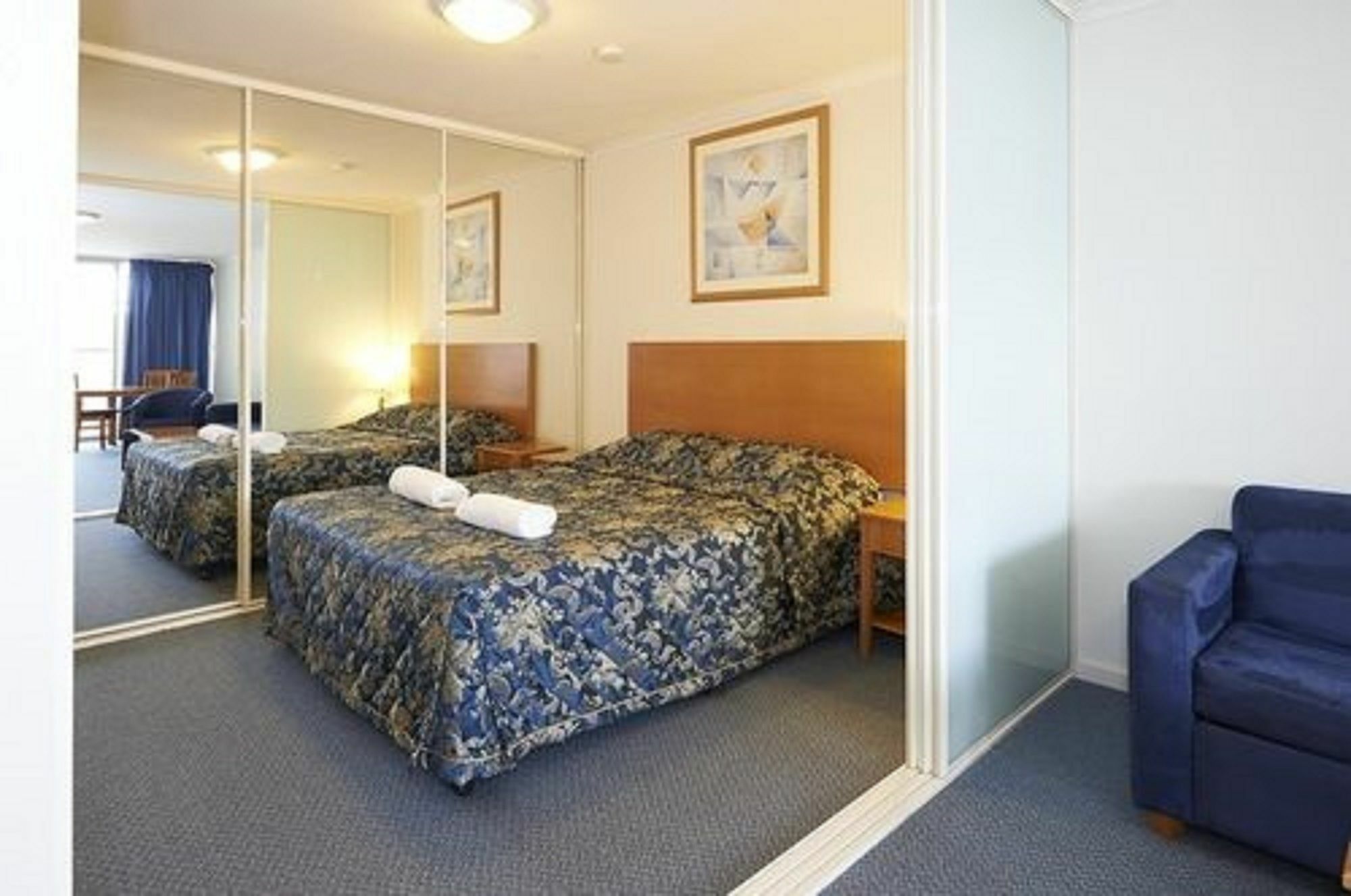 Aparthotel Nesuto The 3*